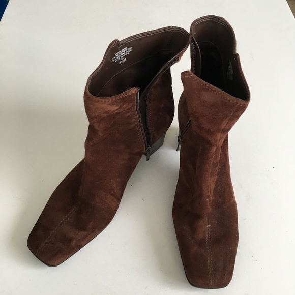 square toe suede boots